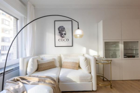 Stylish apartment with cosy fireplace at 100 meters from the sea